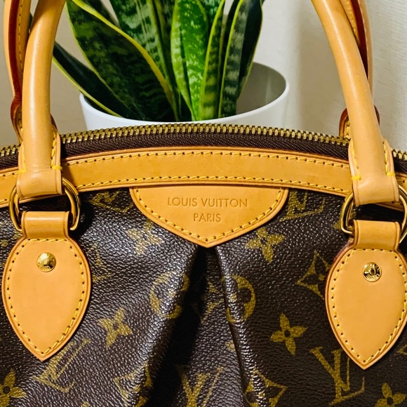 ❌SOLD❌Authentic louis vuittonTivoli bag - Picture 2 of 5